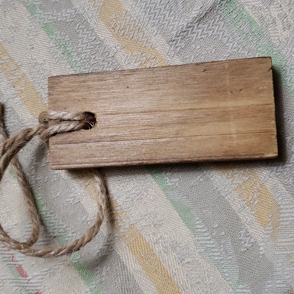 Pier 1 Imports plaid coasters plus 6 unbranded wooden ornaments NWT - Picture 7 of 7